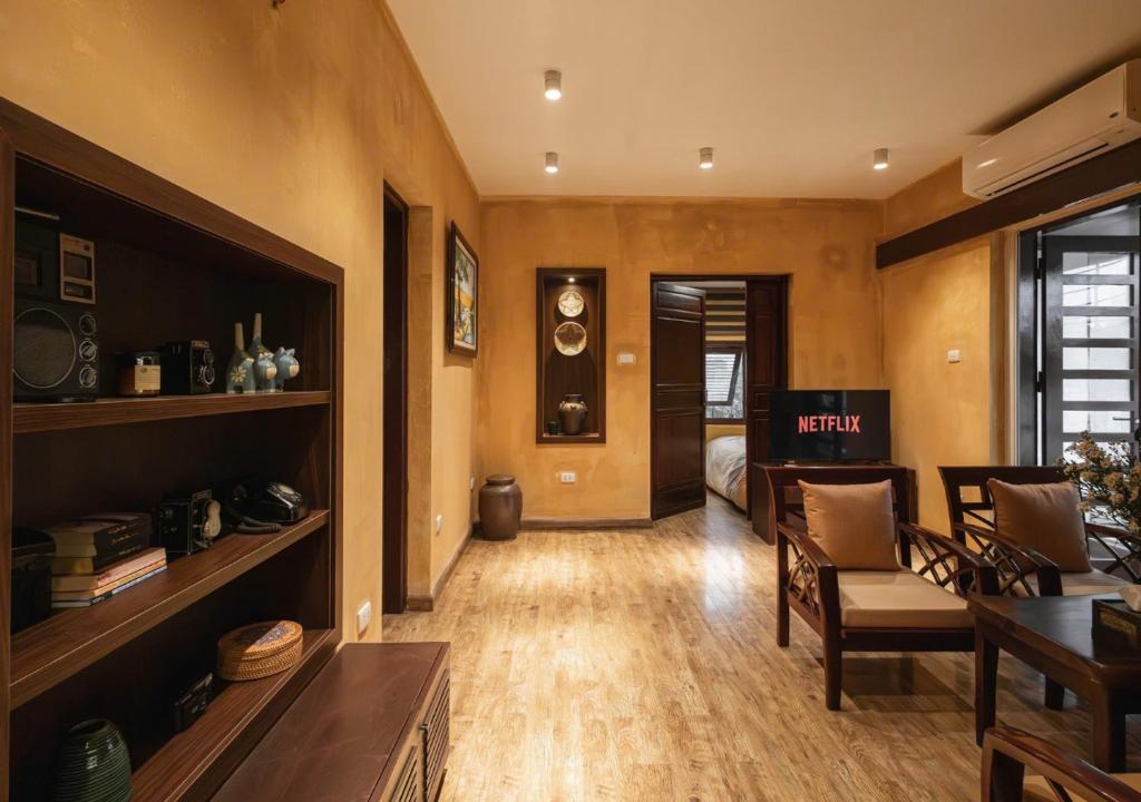 Hanoian Old Style Apt Free Parking Old Quarter – Hanoi